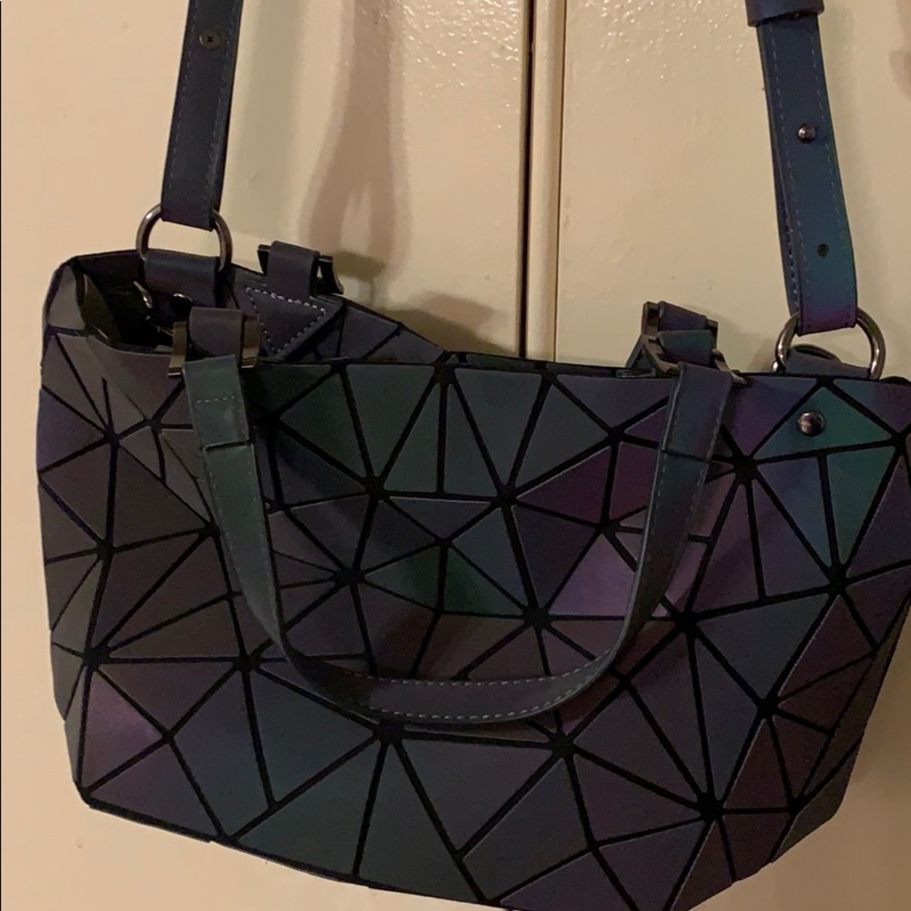 Awesome iridescent crossbody textile purse - Picture 4 of 5